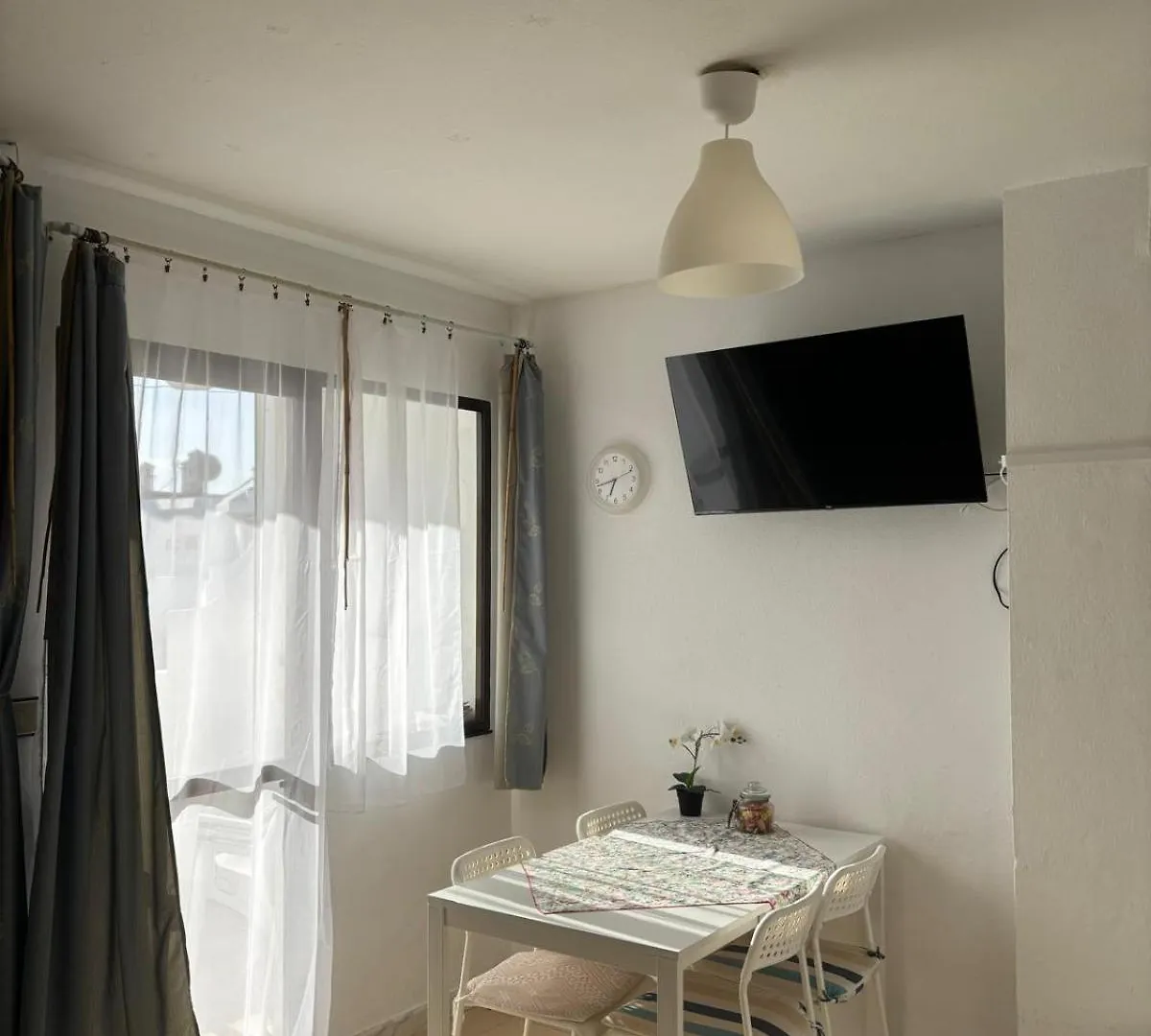 Clarissa Apartment 코스타 데 안티과